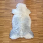 Dekorations und Boden Fell vom Bergschaf Mix grau seidig weich einzigartig