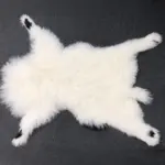 Kleines Lammfell vom Schwarznasenschaf